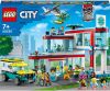 Lego 60330 City Ziekenhuis, Ambulance Speelgoed met Reddingshelikopter en 12 Minifiguren, Kinderspeelgoed voor Kinderen van 7+ online kopen